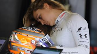 Ngeri! Pebalap Perempuan Ini Alami Kecelakaan Horor di Formula 3
