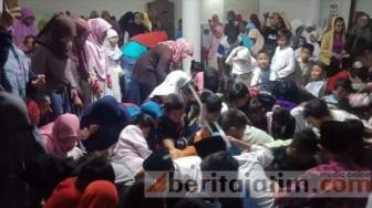 Tradisi Unik, Maulid Nabi Dirayakan dengan Sebar Uang di Masjid