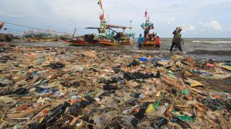 LIPI: Tiap 1 Meter Persegi Pantai Indonesia, Ada 1,7 Sampah Plastik