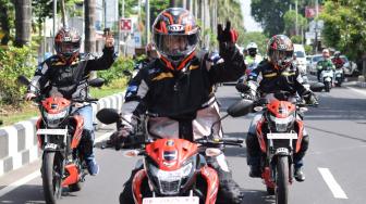 Kerennya Hamish Daud Geber Suzuki Bandit di Pulau Dewata