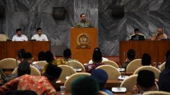 DPR Dorong Pemberian Remunerasi untuk Honorer