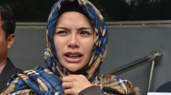 Nikita Mirzani Umumkan Lepas Hijab, Warganet Sibuk Berkoar