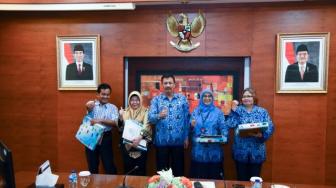 Setjen dan BK DPR Lepas 5 Pegawai Pensiun