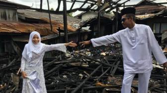 Kisah Haru, Kebakaran Hanguskan Rumah Calon Pengantin Ini