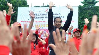 Di Kala Jokowi Senam Tera di Kebun Raya Bogor