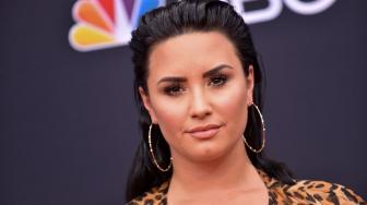 Bermakna Mendalam, Demi Lovato Bikin Tato Baru di Leher