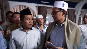 Kunjungi Mandailing Natal, Santri Ponpes Kasih Sandiaga Amplop