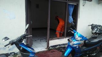 Ruangan Wakapolsek Ciracas Rusak Parah, Barang-barang Dikeluarkan