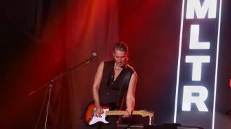 Kelompok musik Michael Learns To Rock beraksi dalam konser World Music Festival 2018 di Jakarta, Selasa (11/12). [Suara.com/Muhaimin A Untung]