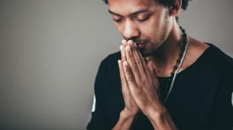 Catat! 5 Bacaan Doa untuk Kesehatan: Doa Susah Tidur Hingga Doa Minum Obat