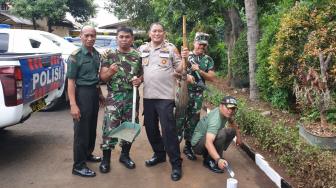 Usai Dibakar Massa, TNI-Polri Bersih-bersih Mapolsek Ciracas