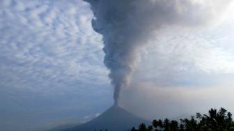 Gunung Soputan Meletus, BPBD Bagikan 20.000 Masker