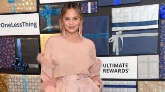 Punya Pengalaman Pahit, Chrissy Teigen Luncurkan Kampanye Dukung Wanita yang Tidak Subur