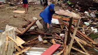 Merasa Belum Aman dari Tsunami, Pengungsi Pantai Carita masih di Gunung