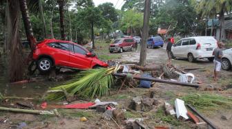 Diterjang Tsunami, 16 Orang Rombongan RSUD Tarakan Hilang di Pantai Carita