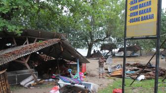 Kumpulan Berita Pantai Anyer Liburan Lebaran Bareng