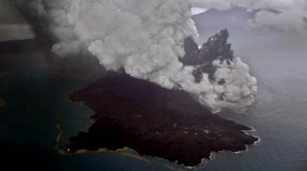 BMKG Pasang Sensor Pamantau Air di Pulau Sebesi Dekat Gunung Anak Krakatau