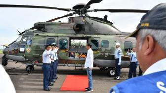 Presiden Jokowi Naik Helikopter Tinjau Kondisi Wilayah Terdampak Tsunami