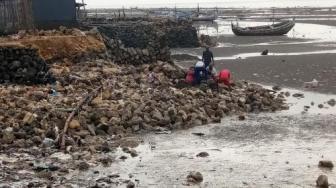 Imbas Tsunami Selat Sunda, Pesisir Madura Ikut Porak Poranda