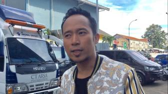 Denny Cagur Santai Blusukan Meski KPU Diminta Coret Namanya karena Promosikan Judi Online