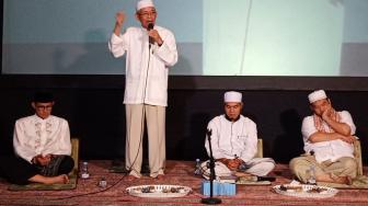 Sandiaga Habiskan Malam Pergantian Tahun Dengan Muhassabah di Masjid