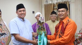 Lestarikan Budaya, Wakil Walikota Bekasi Resmikan Sanggar Wayang Ajen