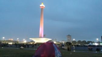 Monas Jadi Penyumbang Sampah Terbanyak Saat Malam Tahun Baru di Jakarta