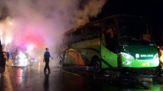 Bus Terbakar Saat Malam Tahun Baru, Penumpang Lari Berhamburan