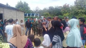 Geram Jadi Sarang Prostitusi, Emak-emak Geruduk Warung Remang-remang