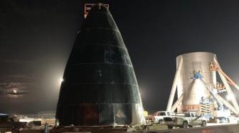 Elon Musk Pamer Purwarupa Pesawat Antariksa SpaceX