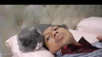 Haru Banget, Saat Sutopo BNPB Curhat Soal Kanker ke Kucing Peliharaan