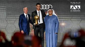Ronaldo Raih Pemain Terbaik Dunia versi Globe Soccer Awards