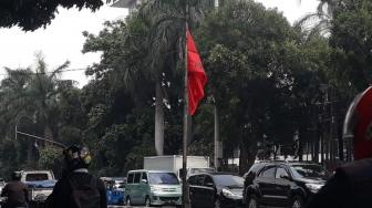 Bendera Banteng Dipasang di Tiang Lampu Jalan, PDIP Klaim Kantongi Izin