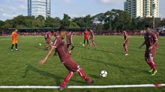 Lini Belakang Persija Jadi Sorotan, Ini Komentar Maman Abdurrahman