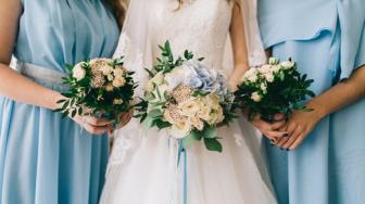 Dress Code Tamu Pernikahan Nyeleneh Banget, Harus Seksi dan Bawa Benda Ini