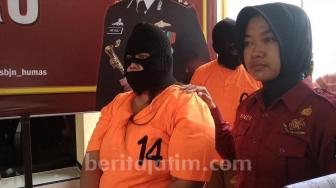 Nongkrong Depan 'Ayu Ting-Ting', Amir Hamzah Ditangkap Polisi