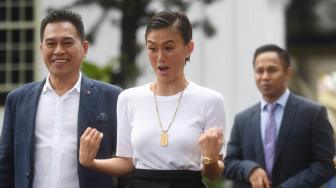 Senyum Agnez Mo Usai Bertemu Jokowi