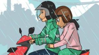 Berbagi Jas Hujan Saat Pacaran Naik Motor: Akal Sehat Vs Pencitraan
