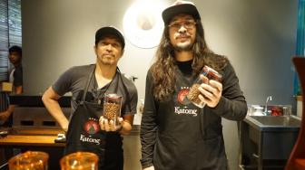 Ridho Slank dan Marcello Tahitoe Duet untuk Warung Katong