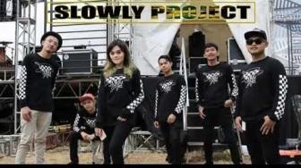 Konser Batal, Fan dan Kru Band Slowly Project Dikeroyok di Kemang