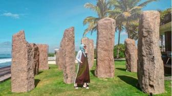 Cari Tempat Instagramable di Bali? Standing Stones Wajib Masuk List