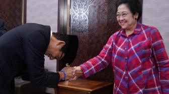 Ketawa Dengar Prabowo Klaim Lebih TNI, Megawati: Mas Bowo Iki Kelewatan