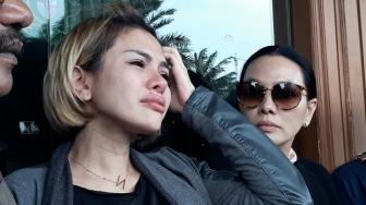 Nikita Mirzani Mau Rawat Anak Lolly, Hatinya Hancur saat Tahu Diaborsi