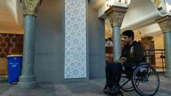 Warga Difabel Diusir Satpam Masjid Raya karena Bawa Kursi Roda