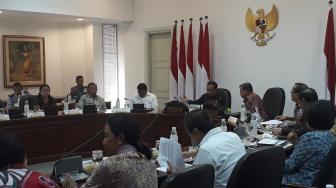 Presiden Jokowi Kumpulkan Menteri Kabinet Kerja di Istana Bahas RUU Migas