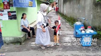 Sering Nonton Iklan Politik, Bocah 3 Tahun Ini Tergila-gila dengan Bendera Merah Putih