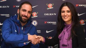 Gonzalo Higuain Resmi Gabung Chelsea