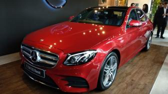 Keren: Mercedes - Benz New E 350 Berteknologi EQ Boost