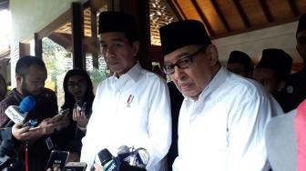 Hujan-hujan Jokowi Temui Ayah Najwa Shihab, Ini yang Dibahas