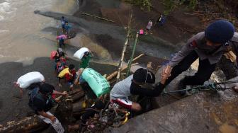 Duka Warga Gowa Saat Banjir dan Longsor Menimpa